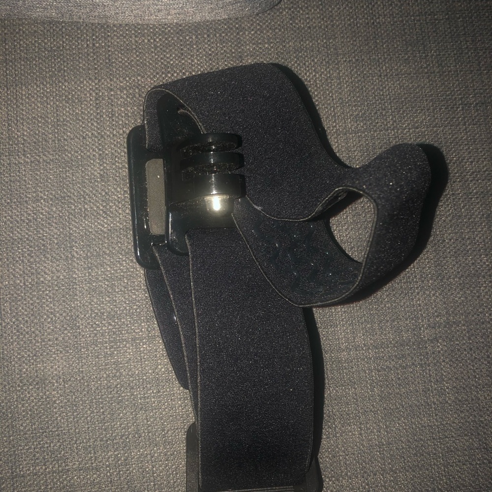 GoPro Hero 5 + Case + Kit - Picture 7 of 7